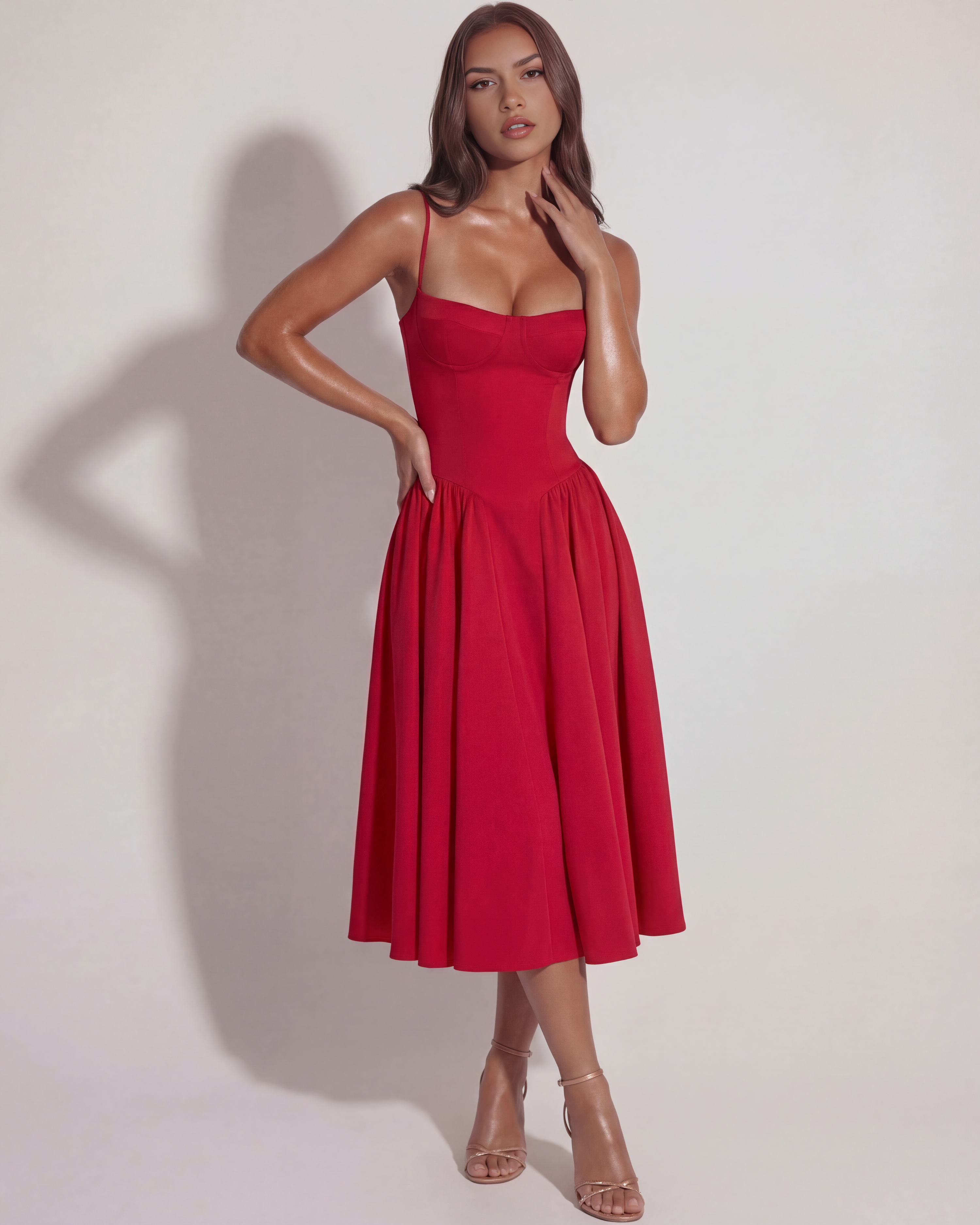 Robe midi corsetée à décolleté cœur et jupe froncée