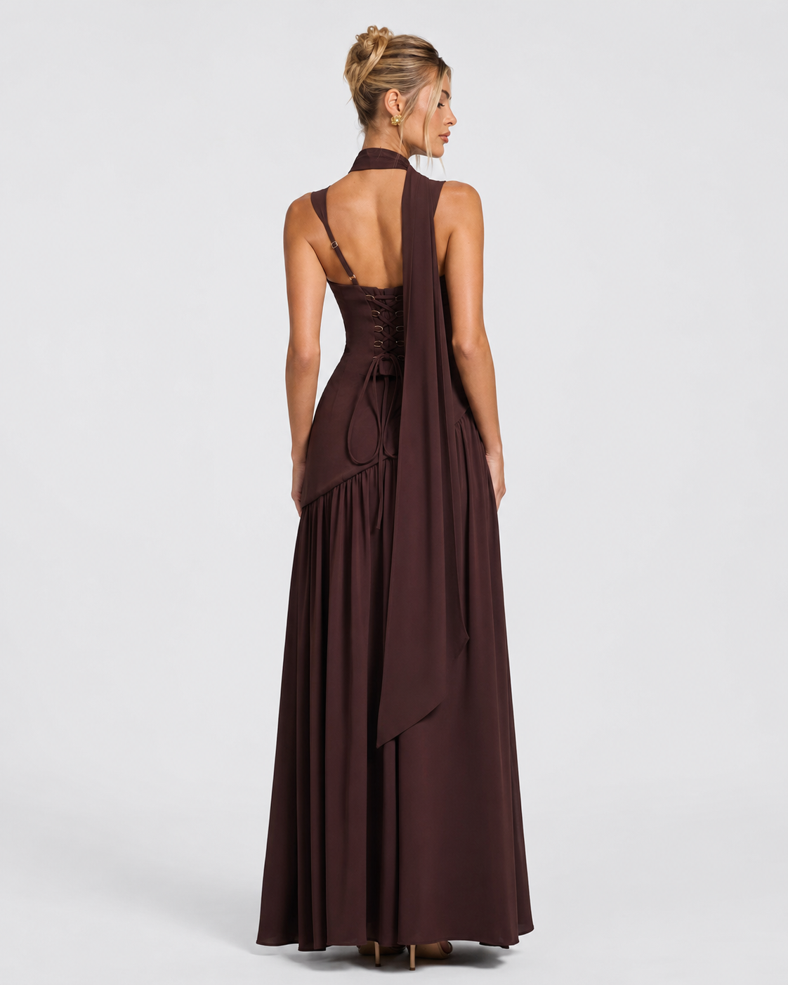 Robe longue fluide dans des tons d’automne
