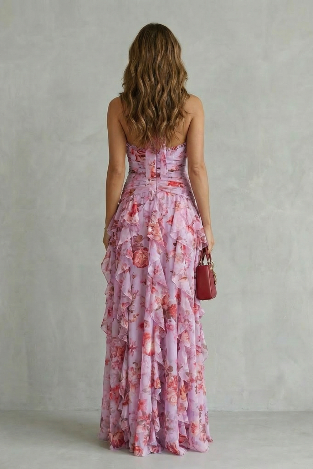 Robe longue à encolure licou et jupe fluide