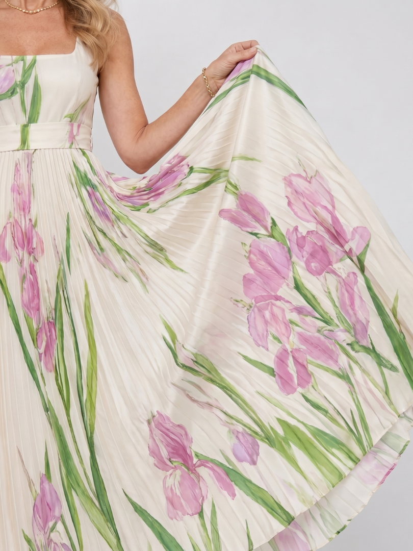 Robe midi en satin à décolleté carré et jupe plissée