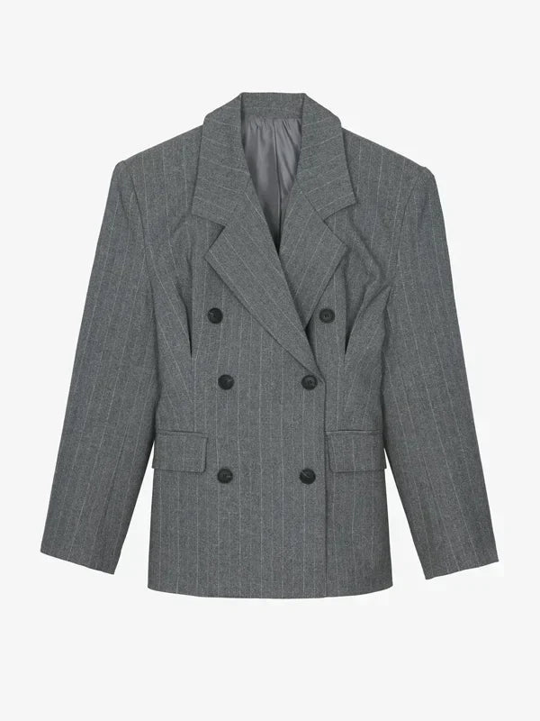 Blazer gris à fines rayures et ceinture