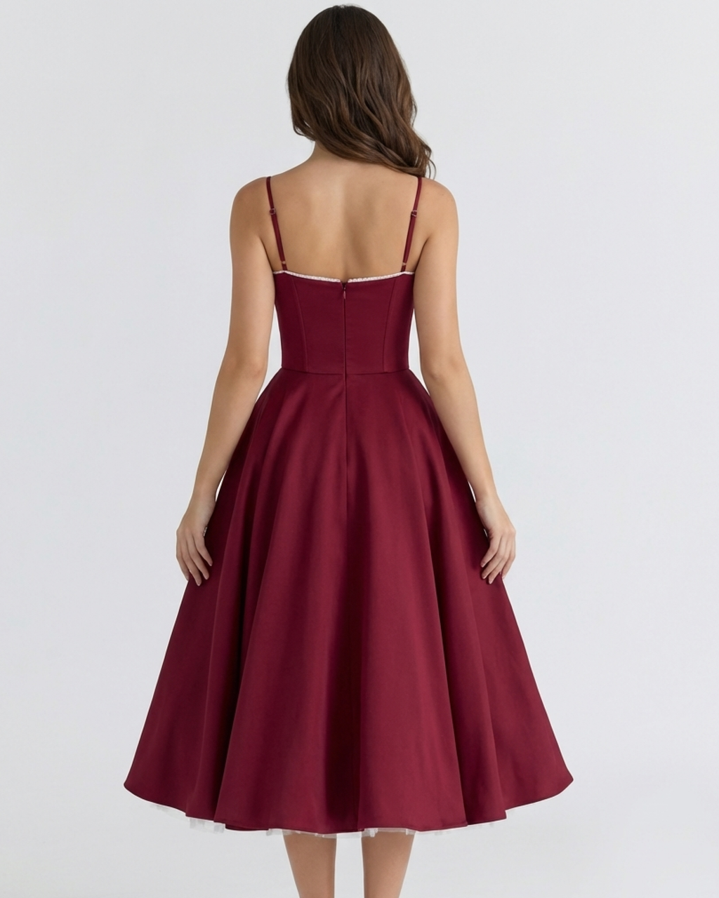 Robe midi satinée à corset cœur et jupe en tulle