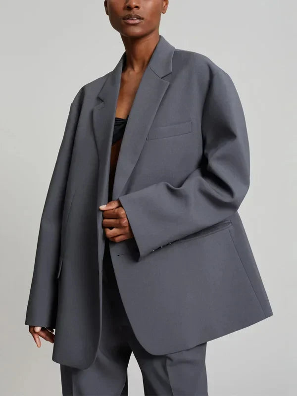 Blazer gris à la coupe oversize