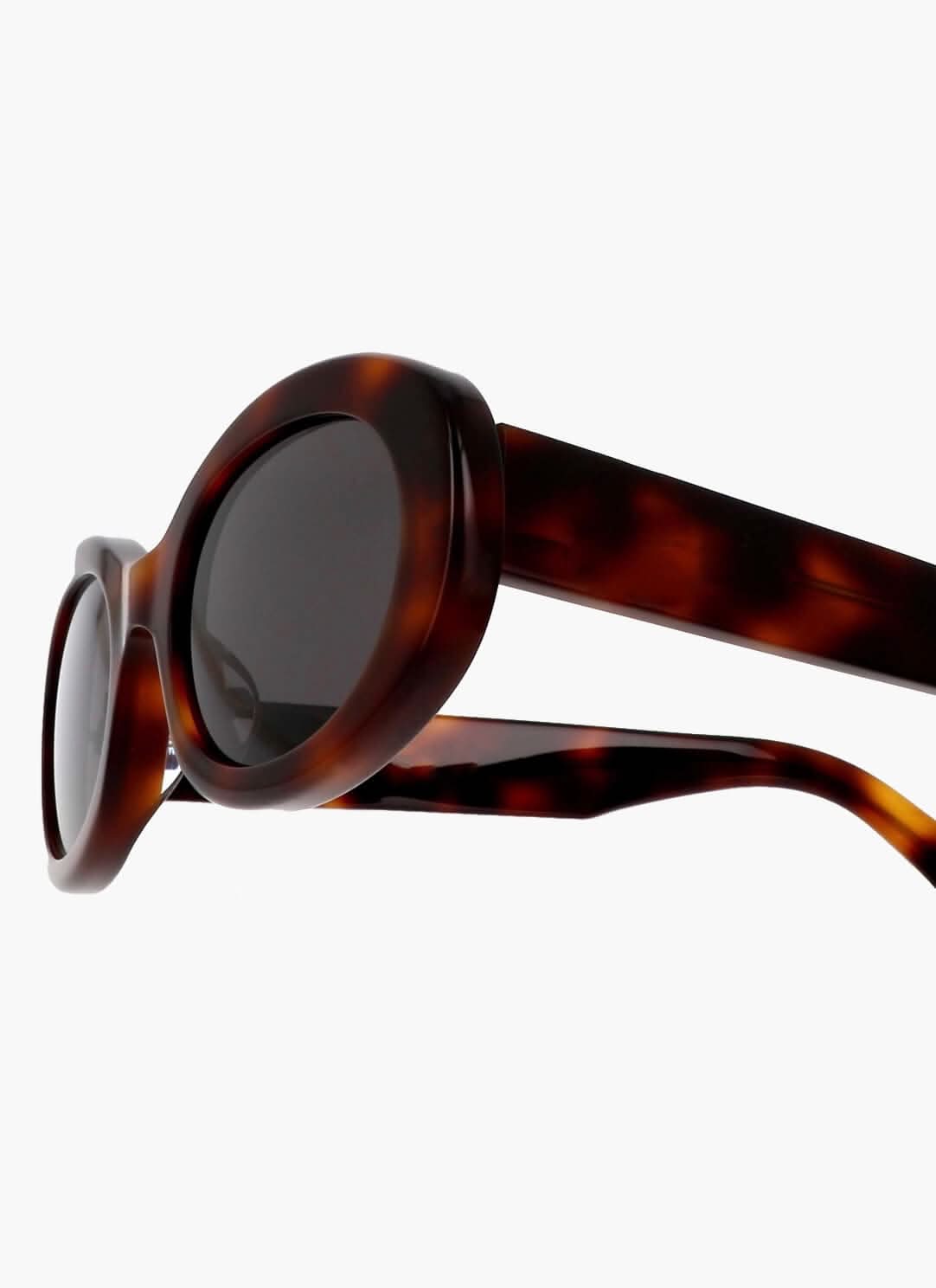 Lunettes de soleil à la monture classique