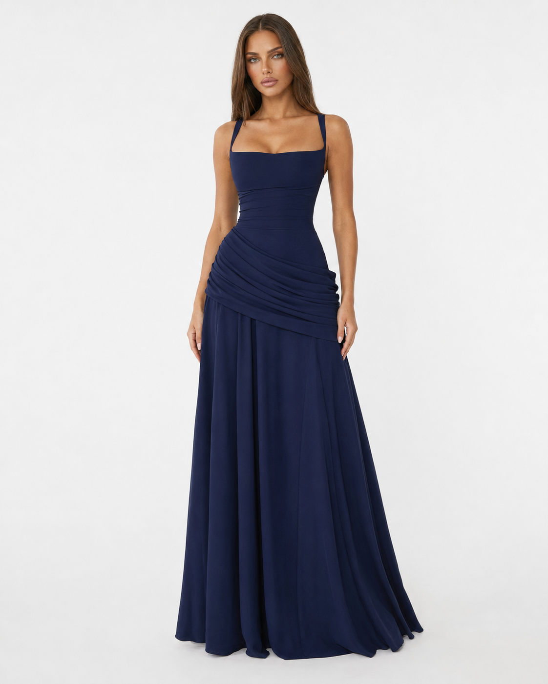 Robe longue sculptée à drapé sur le buste