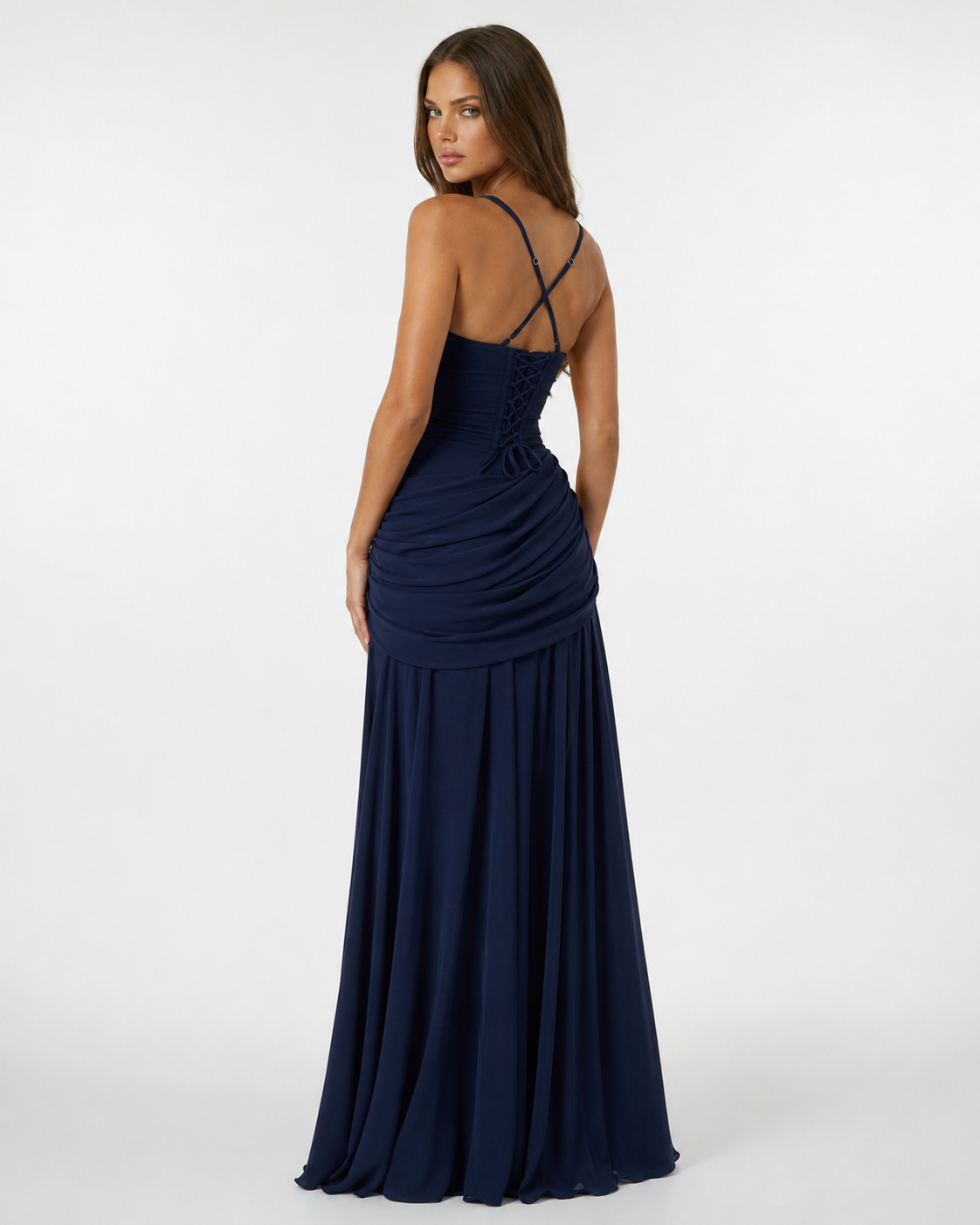 Robe longue sculptée à drapé sur le buste