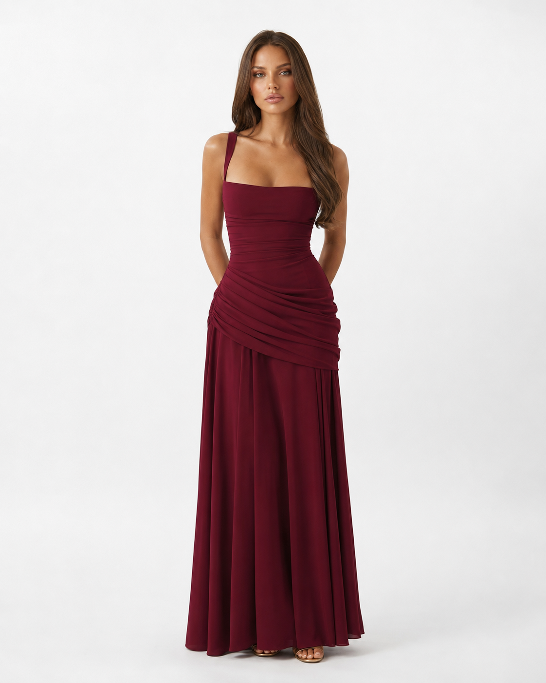 Robe longue sculptée à drapé sur le buste