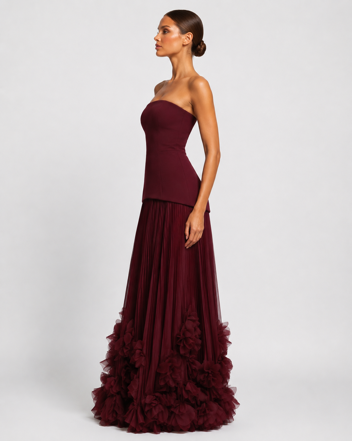 Robe longue à rosette appliquée