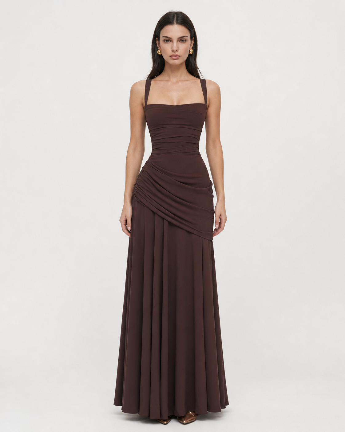 Robe longue sculptée à drapé sur le buste