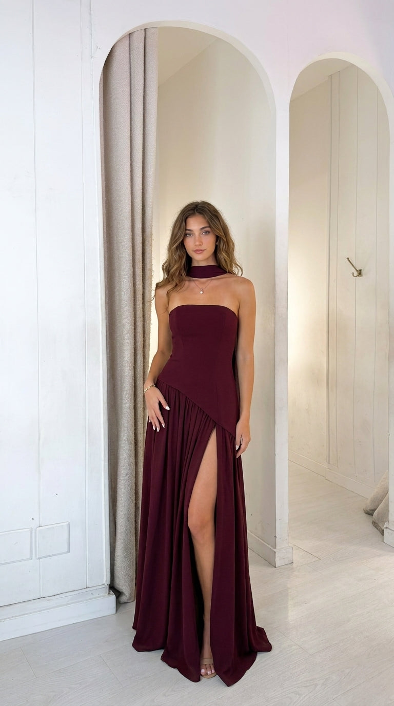 Robe longue bustier en crêpe avec drapé et fente haute