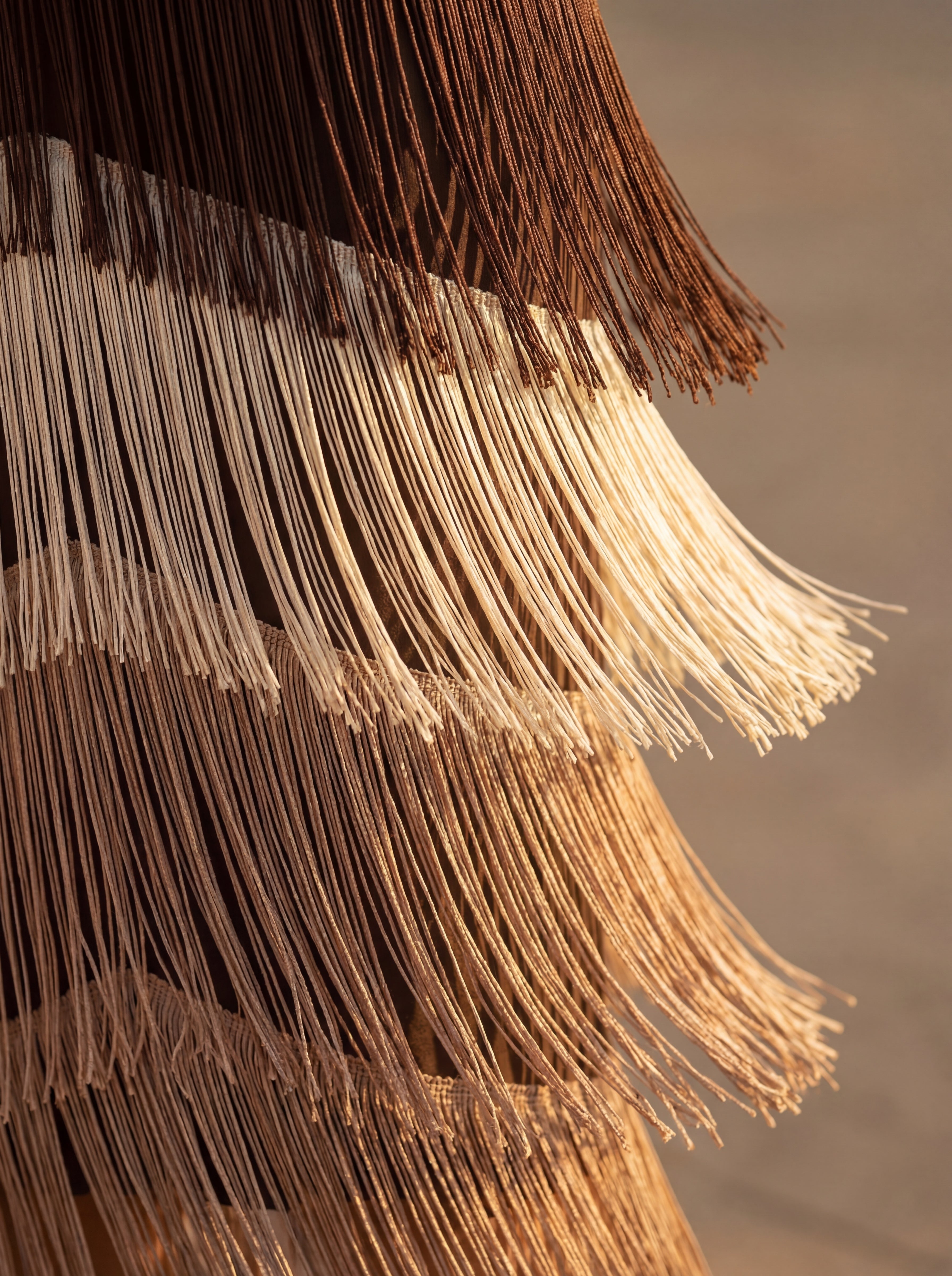 Robe évasée à franges et manches longues