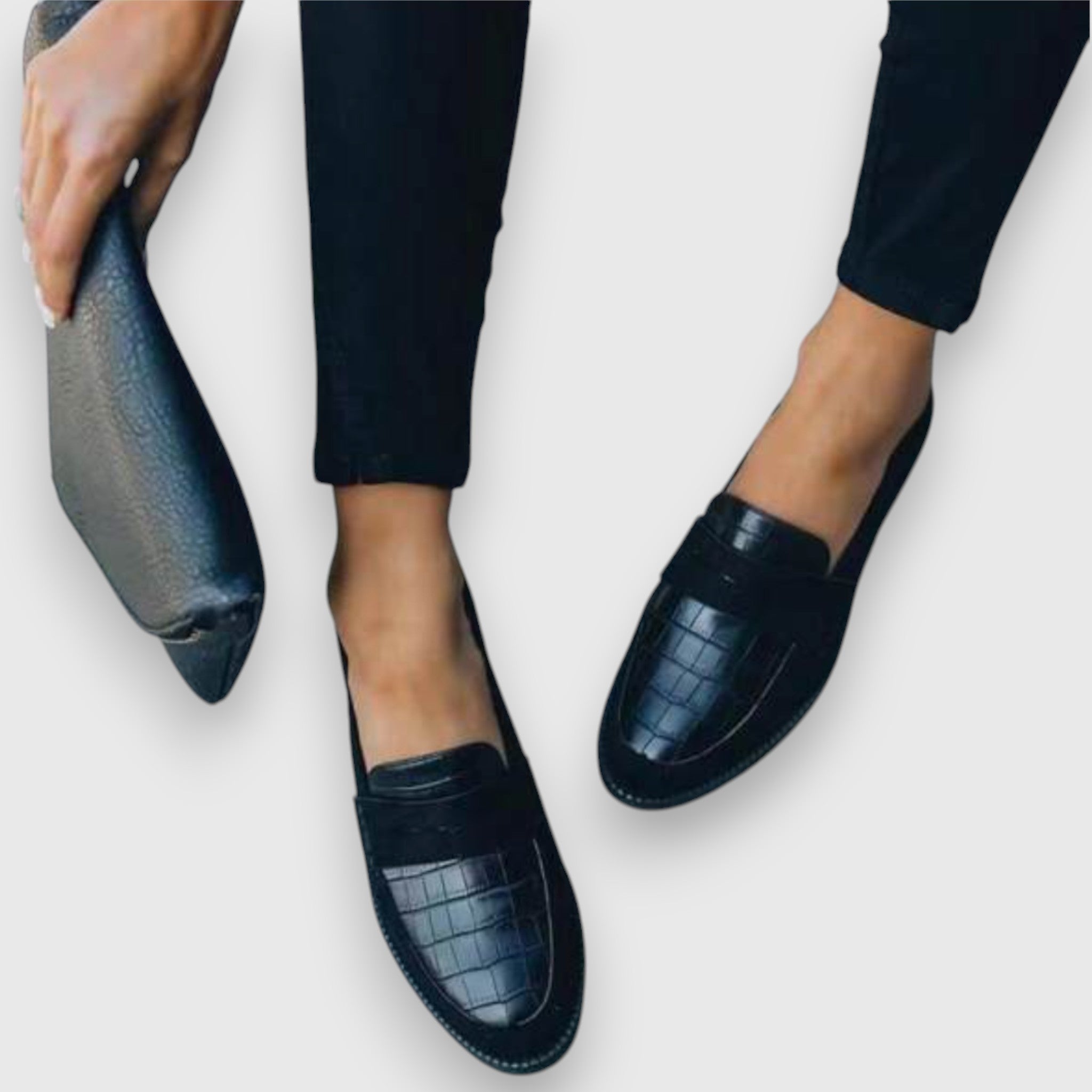 Mocassins noirs à la ligne soignée