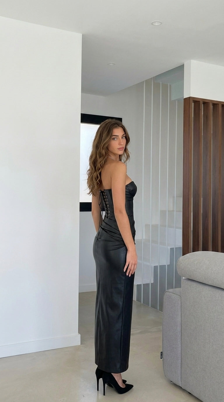 Robe midi bustier en similicuir vegan stretch à dos lacé