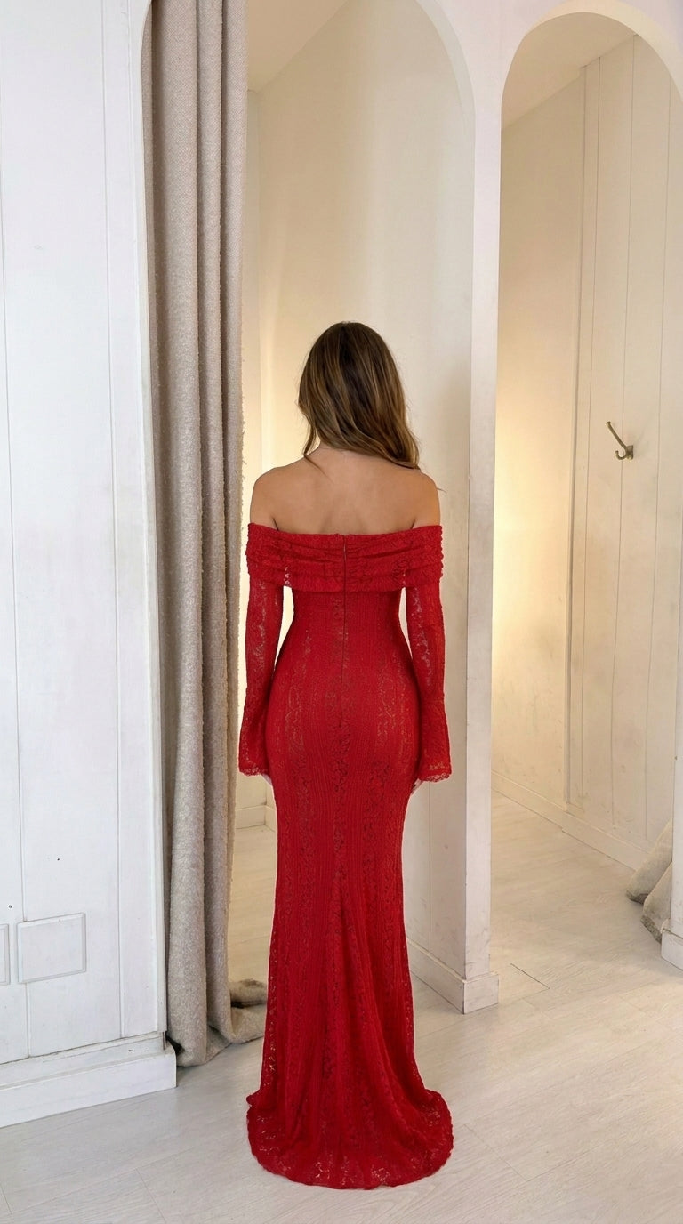 Robe longue en dentelle florale rouge à épaules dénudées