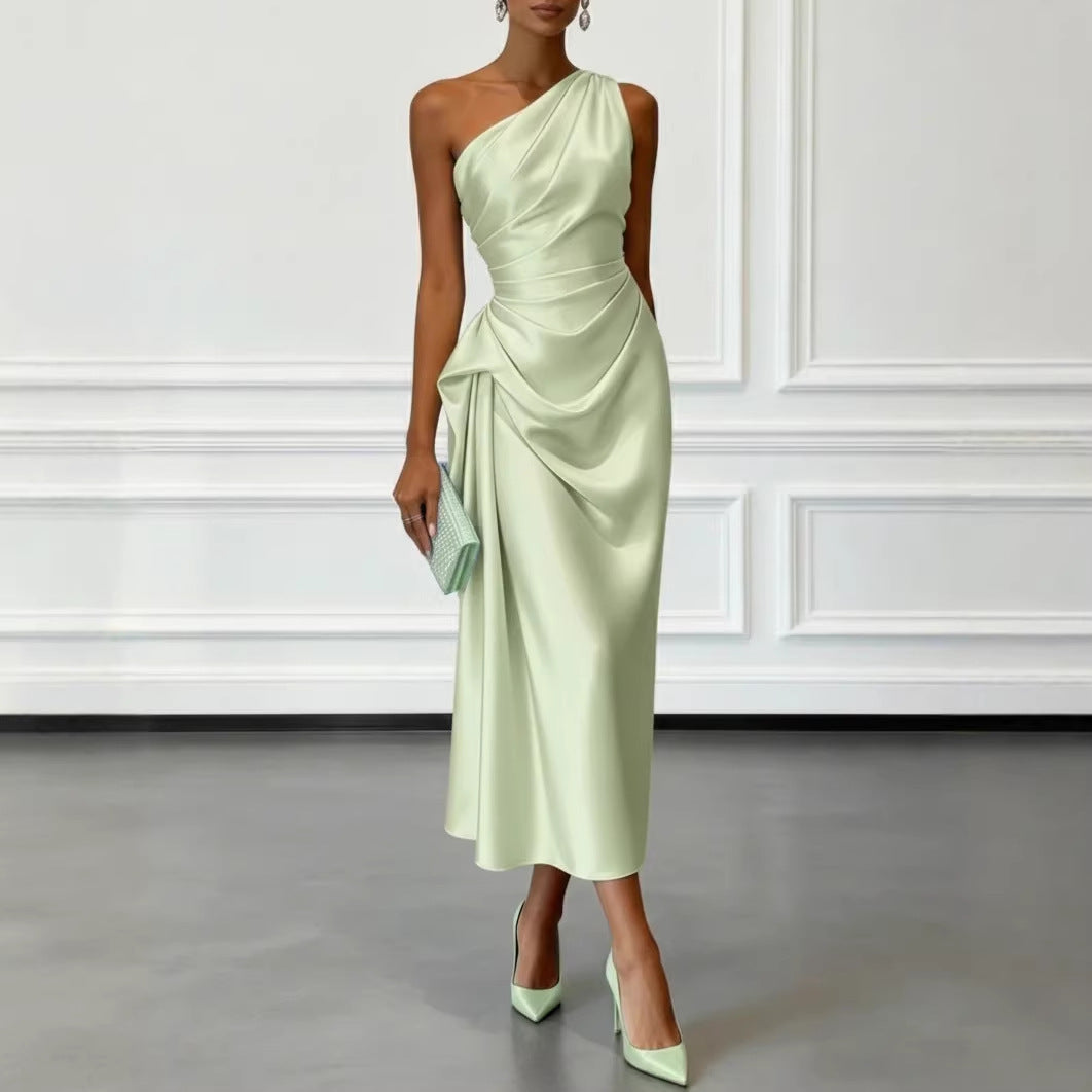 Robe midi à une épaule et drapé sur le buste
