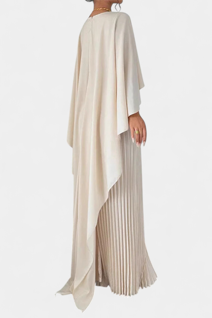Robe longue à col montant, plis et manches à volant
