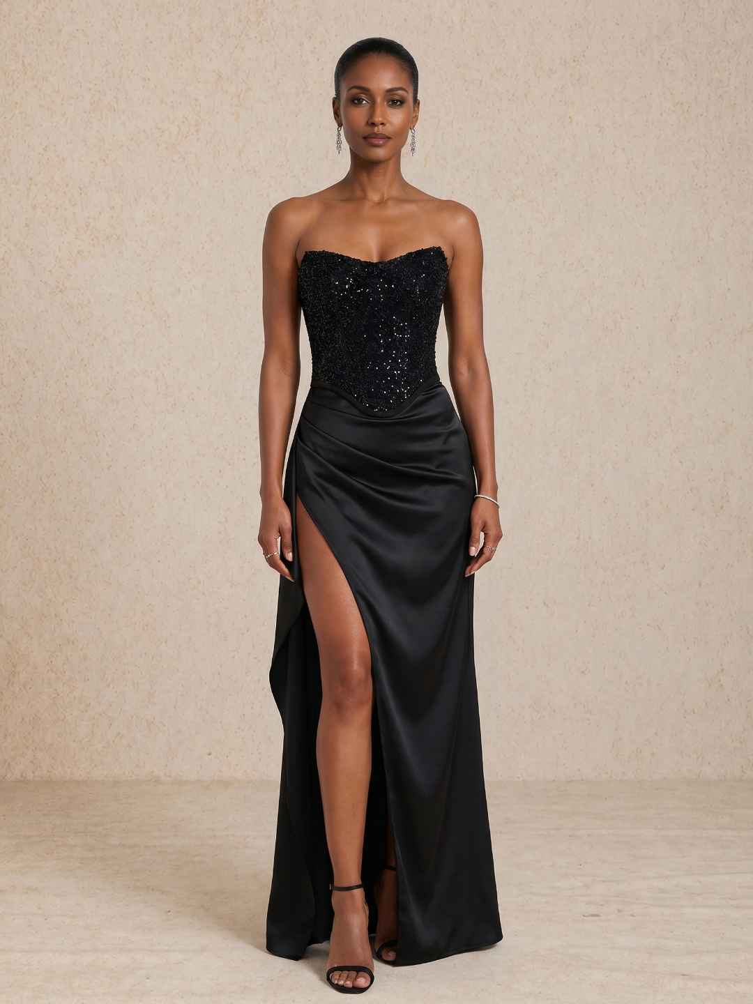 Robe longue à corsage de sequins et jupe fluide