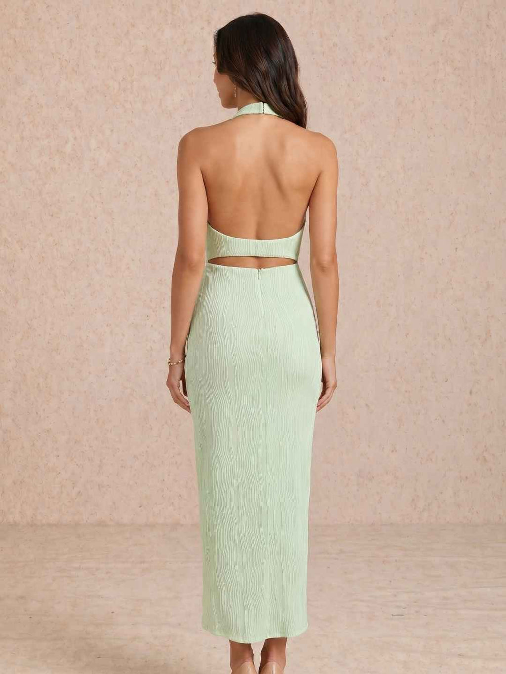 Robe midi plissée à encolure licou