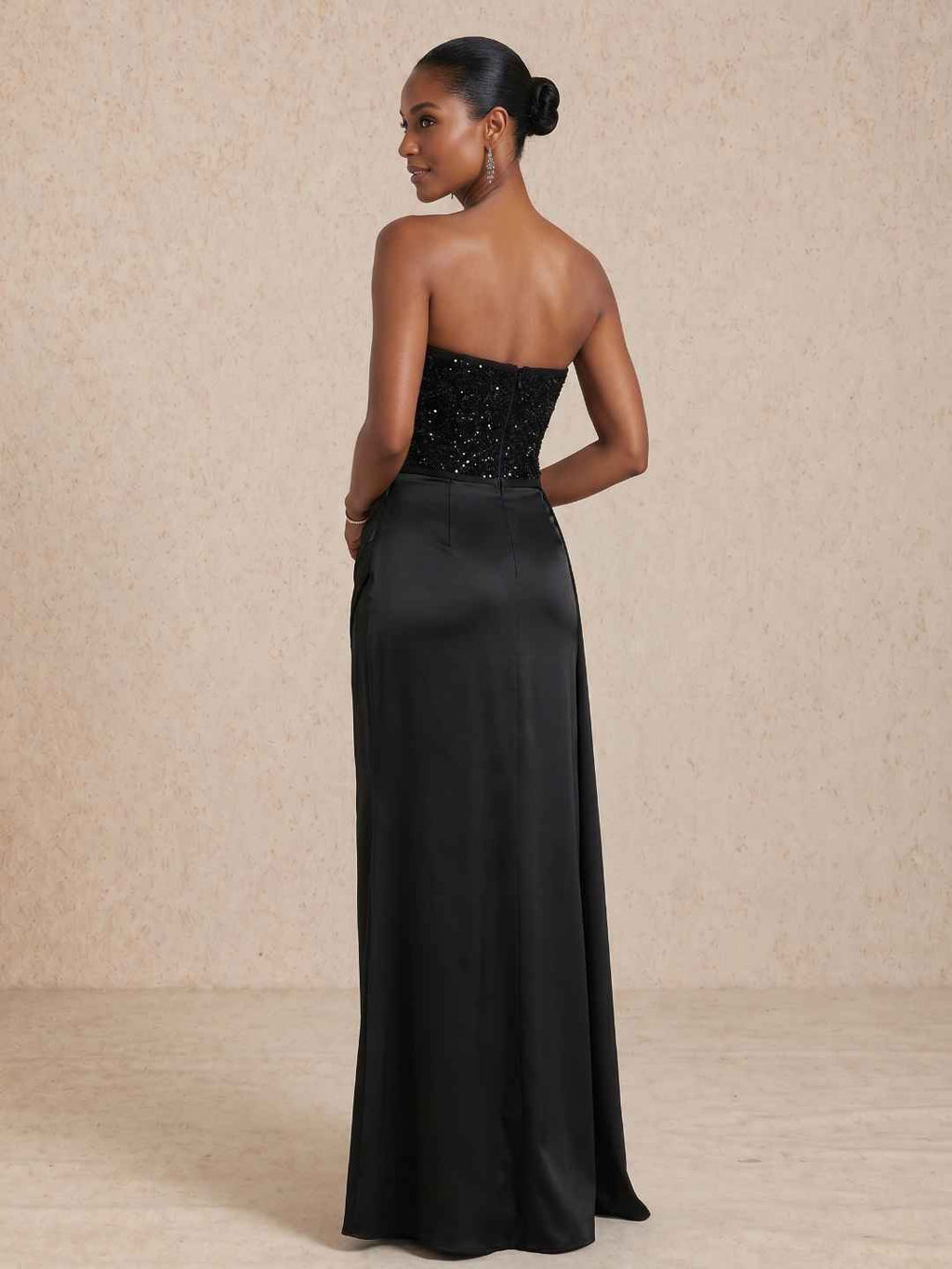 Robe longue à corsage de sequins et jupe fluide