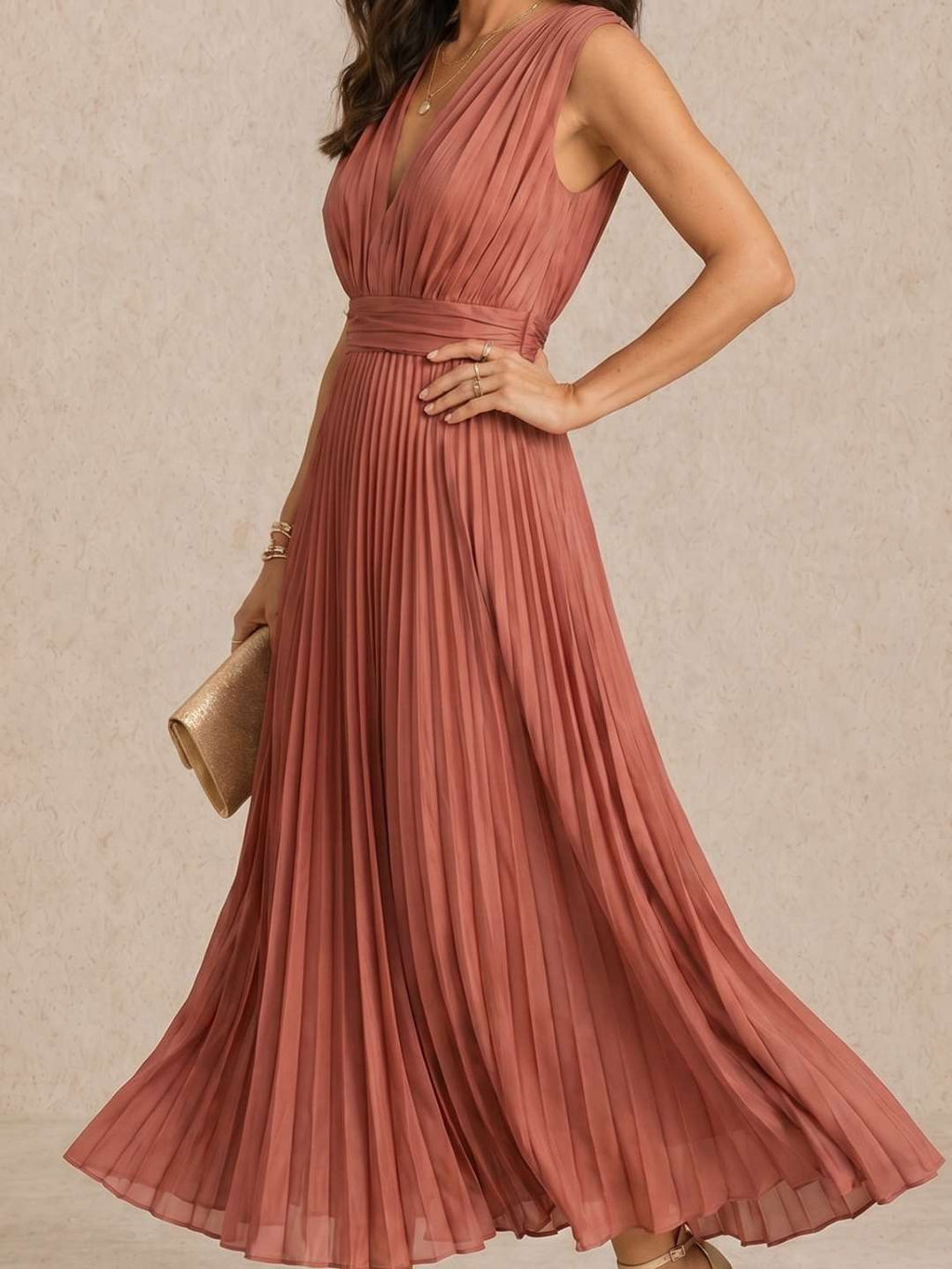 Robe midi plissée à décolleté en V