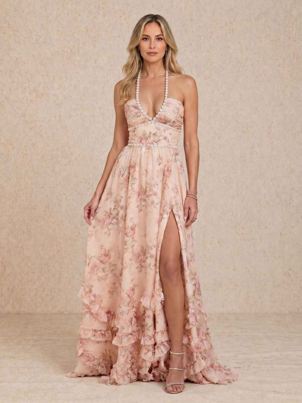 Robe longue à encolure licou et fente