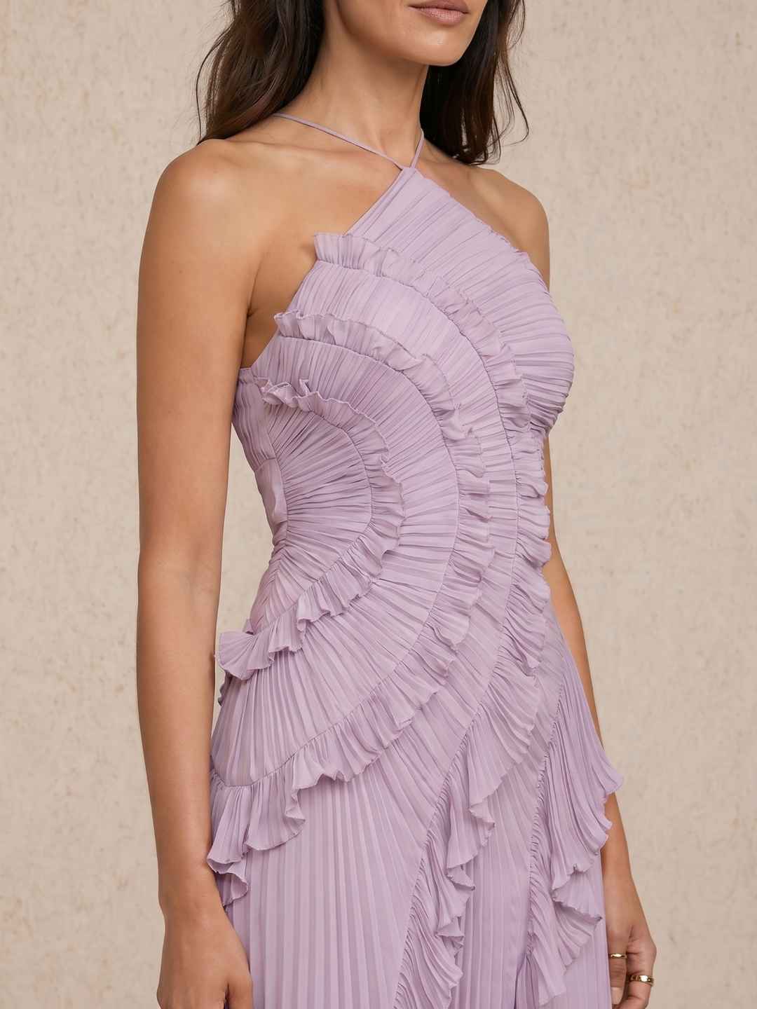 Robe plissée à détail de volants