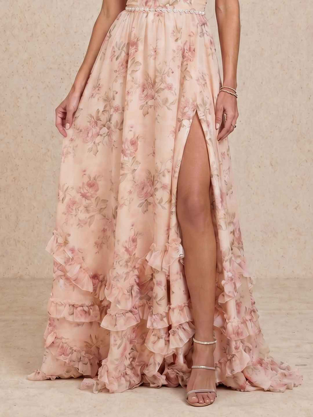 Robe longue à encolure licou et fente