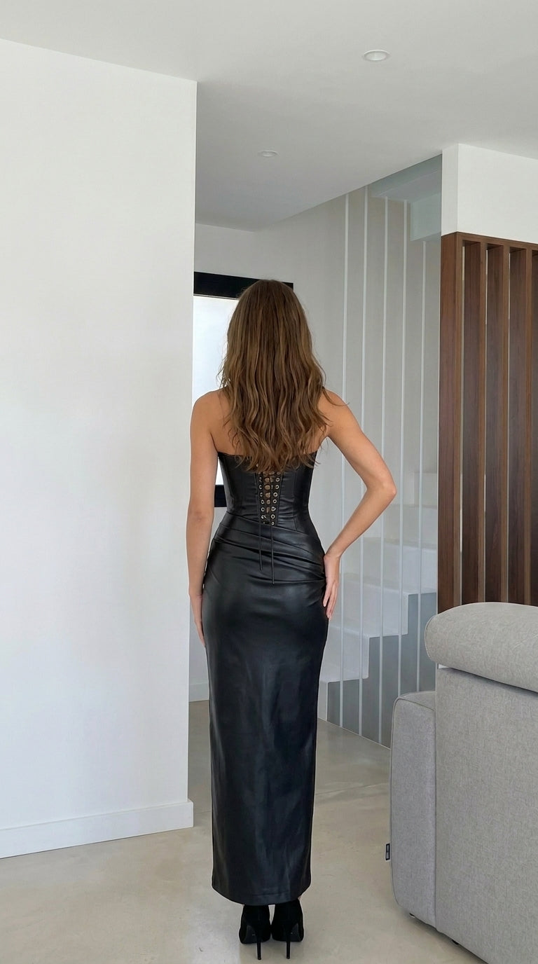Robe midi bustier en similicuir vegan stretch à dos lacé