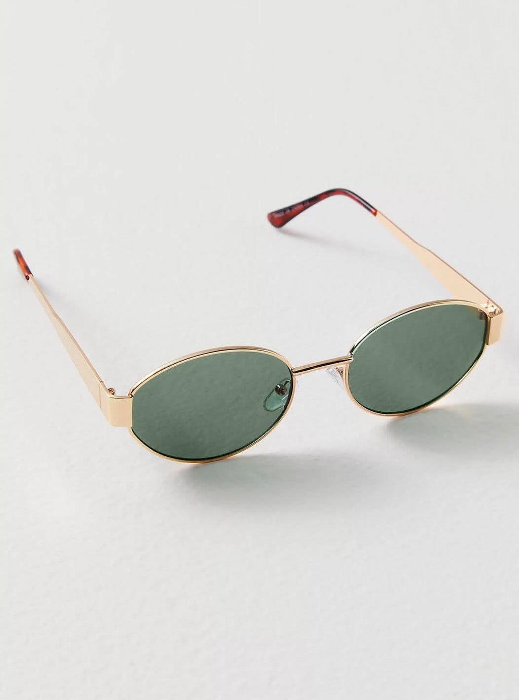 Lunettes de soleil à la monture métallique fine