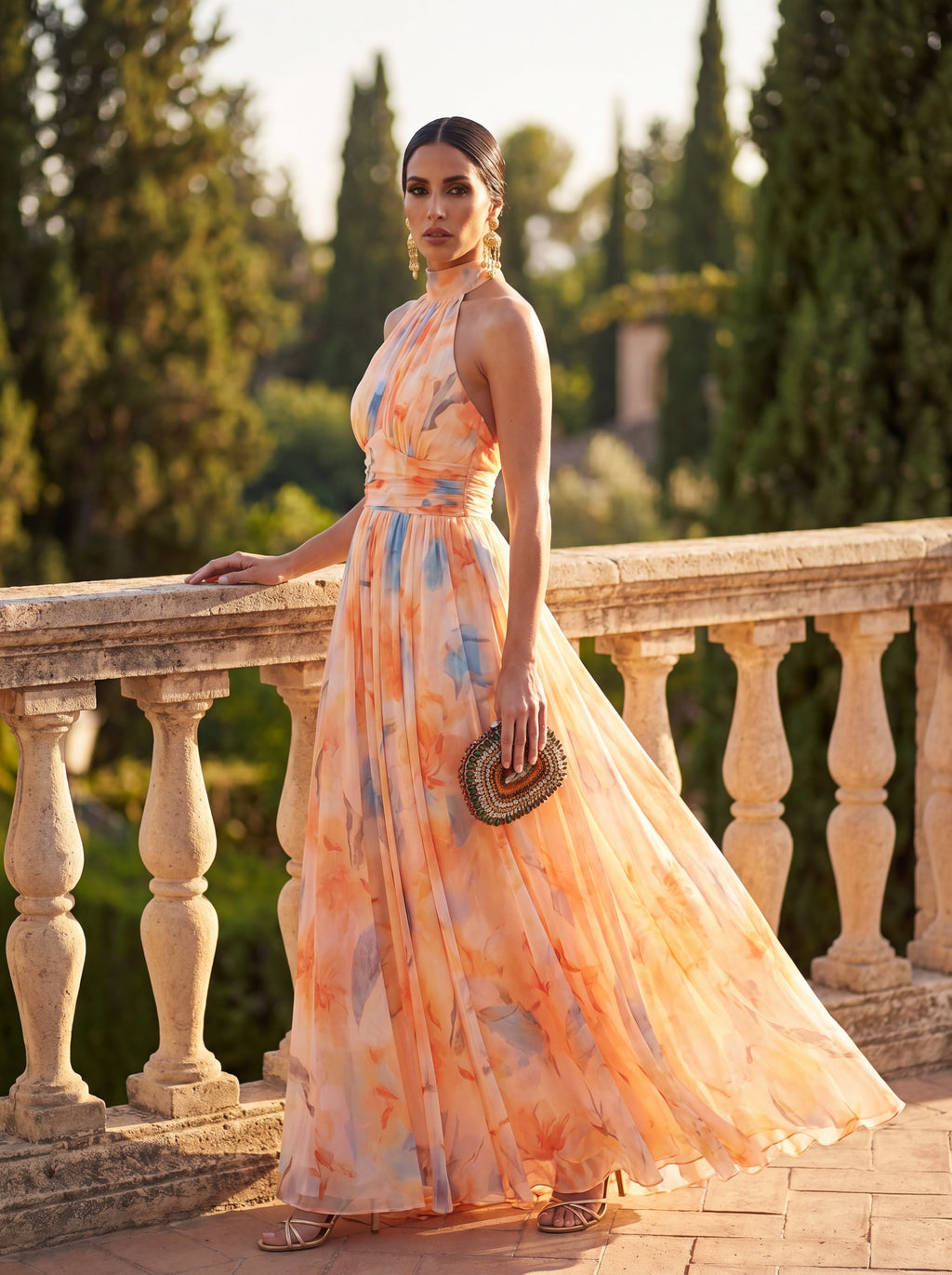 Robe longue en satin à encolure licou