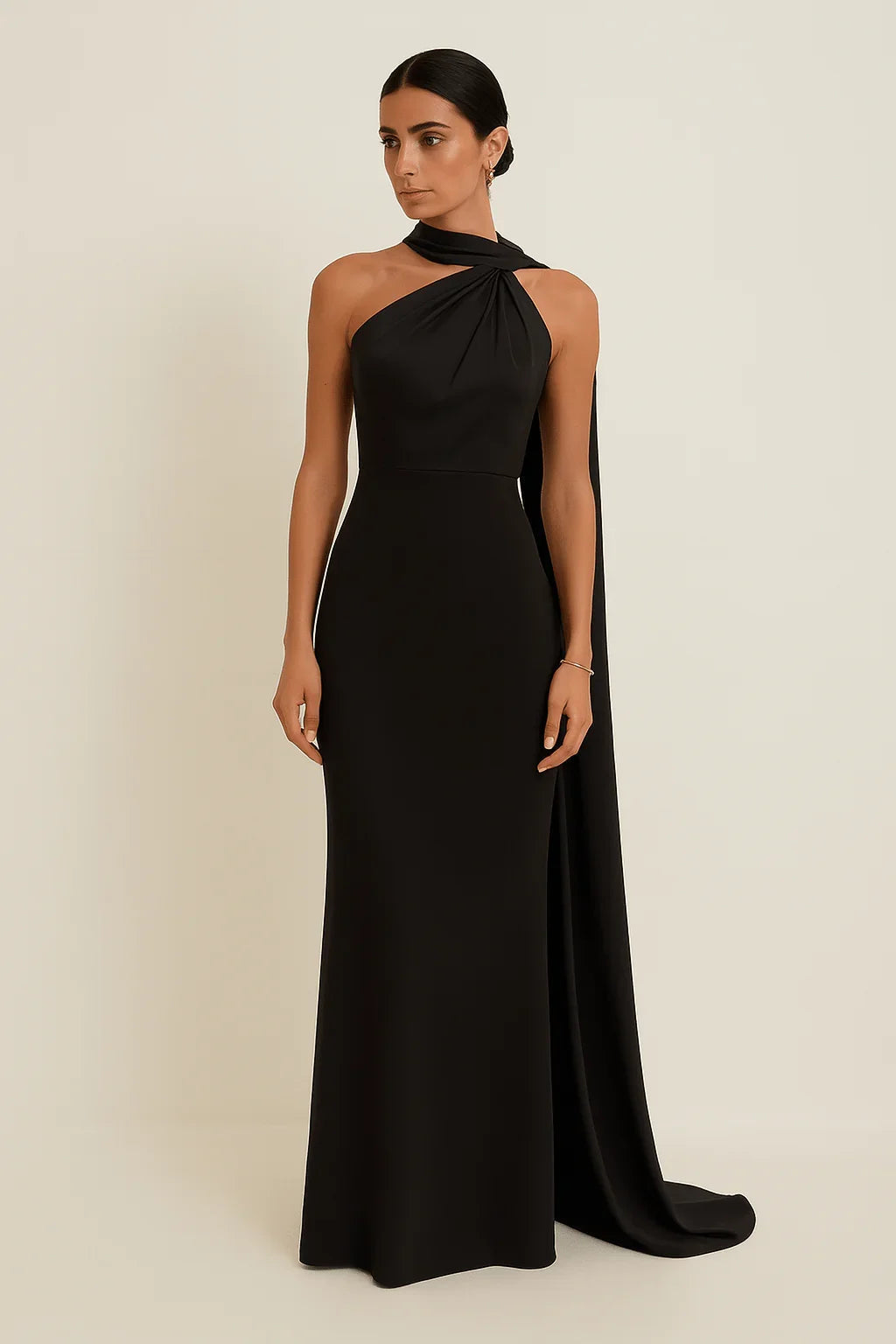 Robe longue en satin à la coupe de gala
