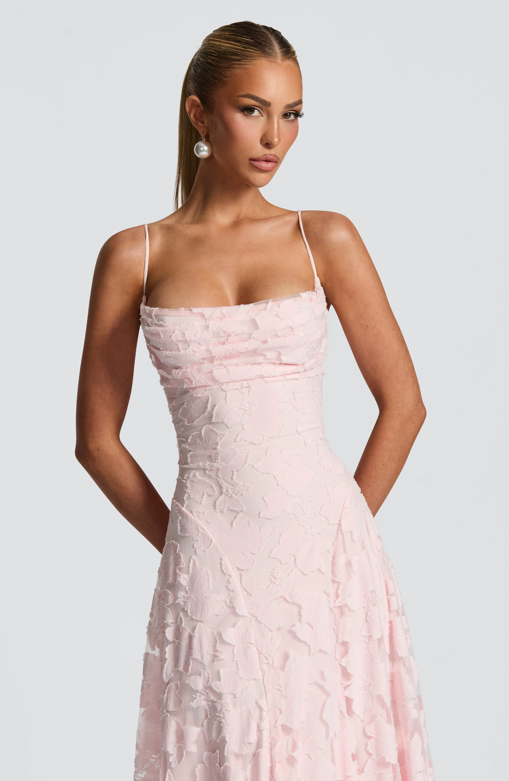 Robe longue à la coupe raffinée