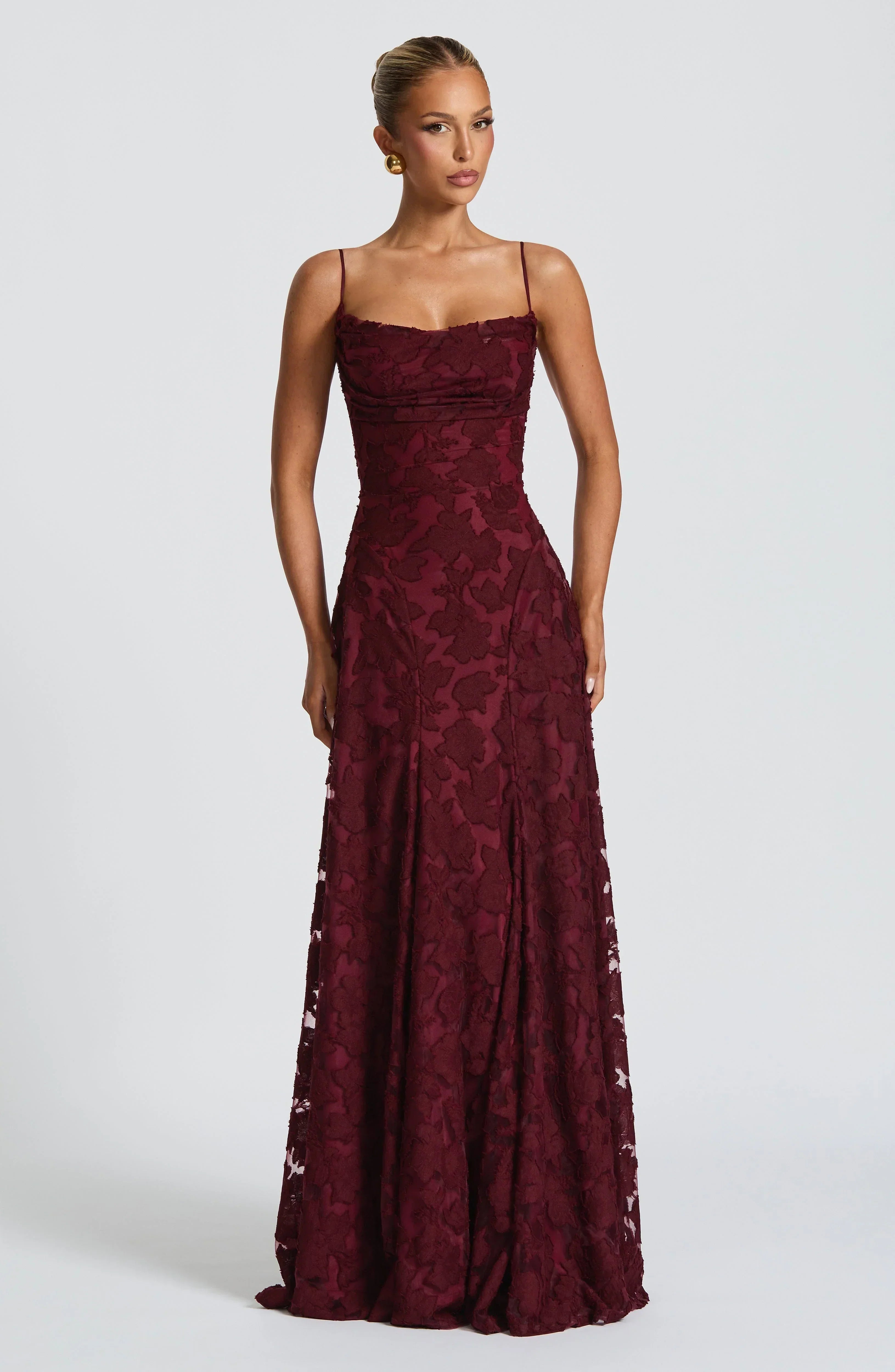 Robe longue à la coupe raffinée