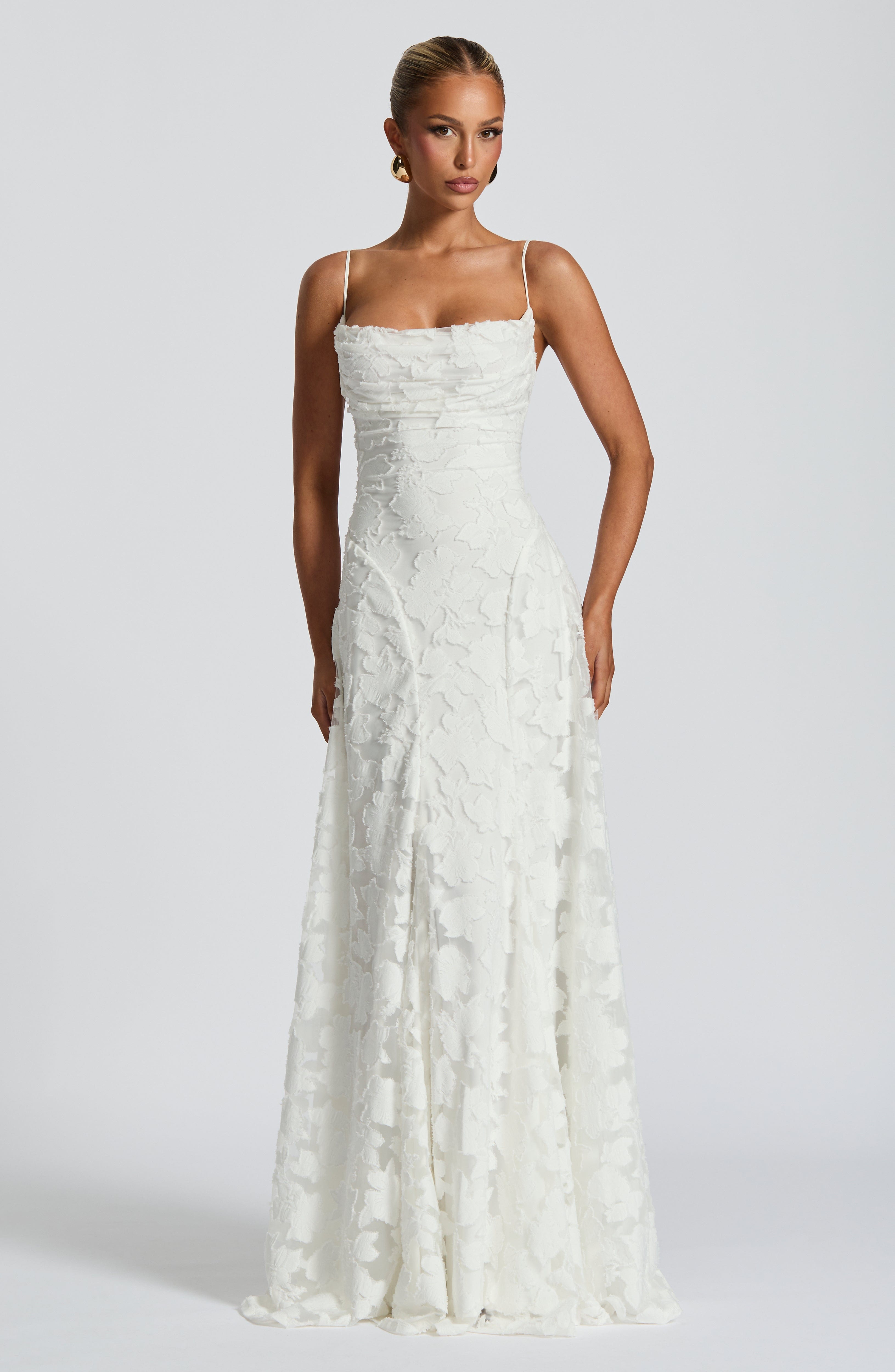 Robe longue à la coupe raffinée