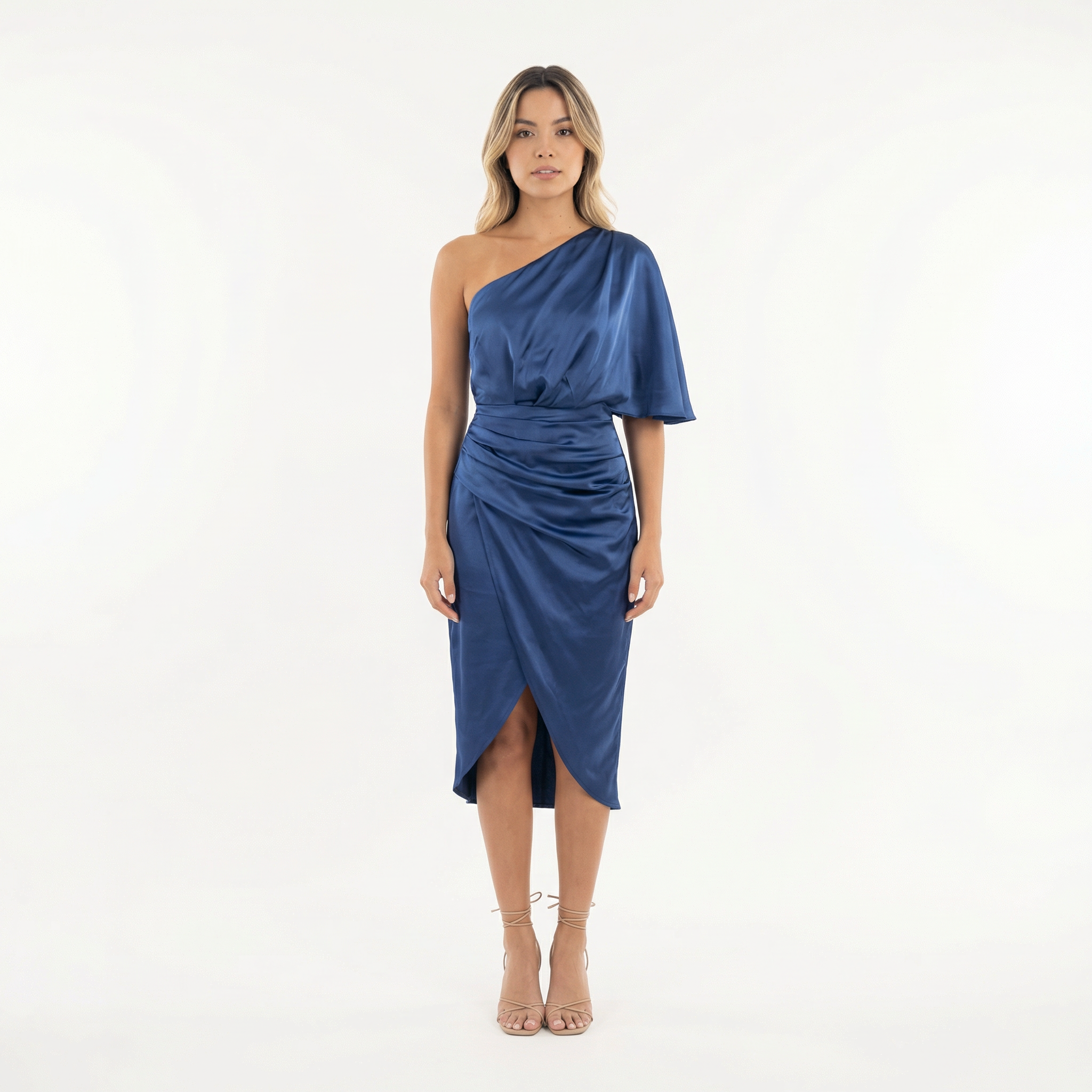 Robe midi en satin à coupe asymétrique et drapé