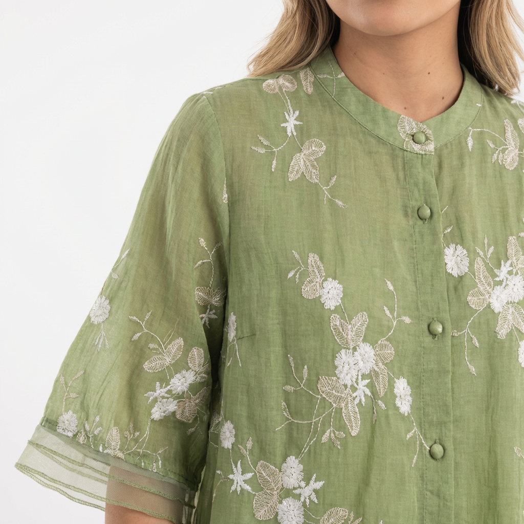 Blouse à broderie florale
