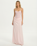 Robe longue à la ligne romantique