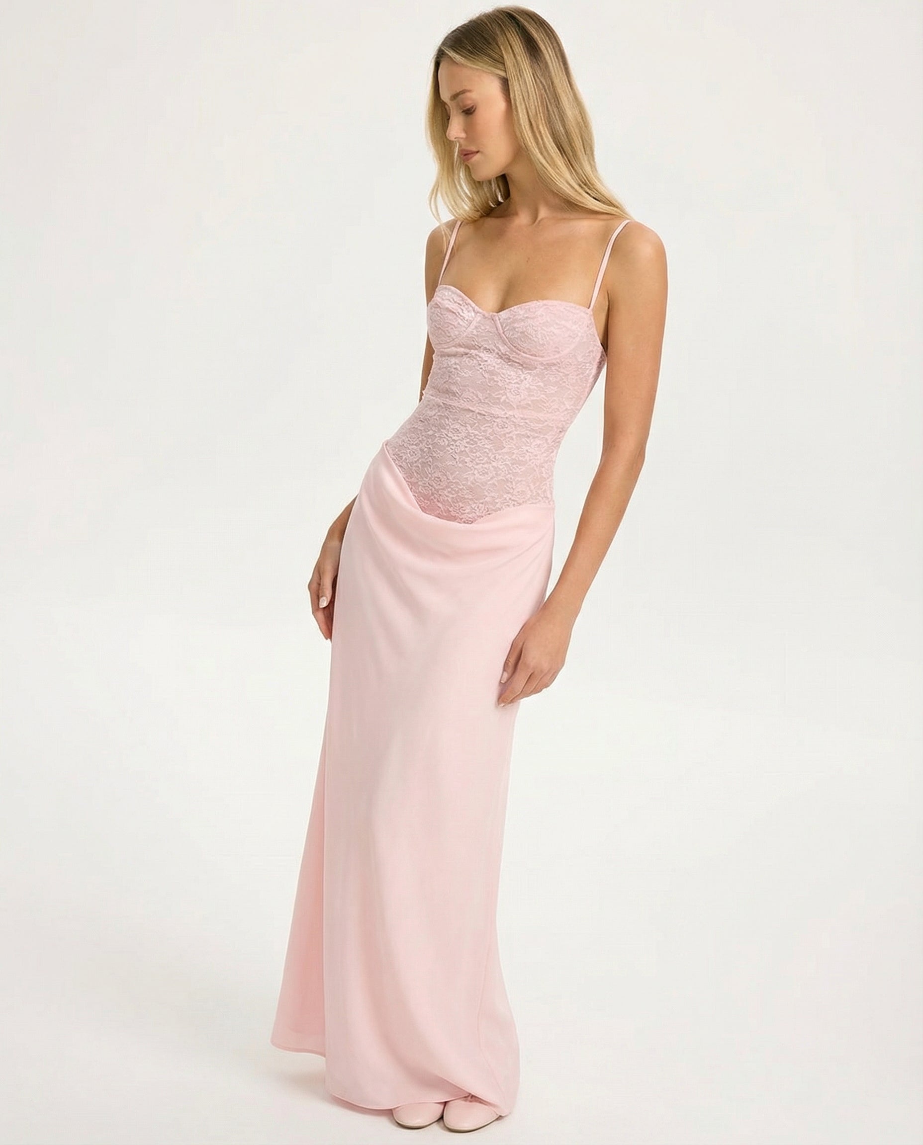 Robe longue à la ligne romantique