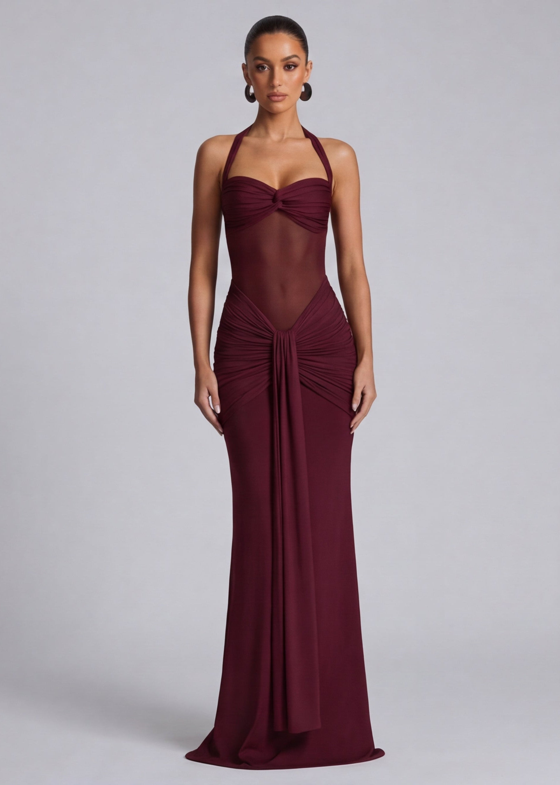 Robe longue au tombé sculptural