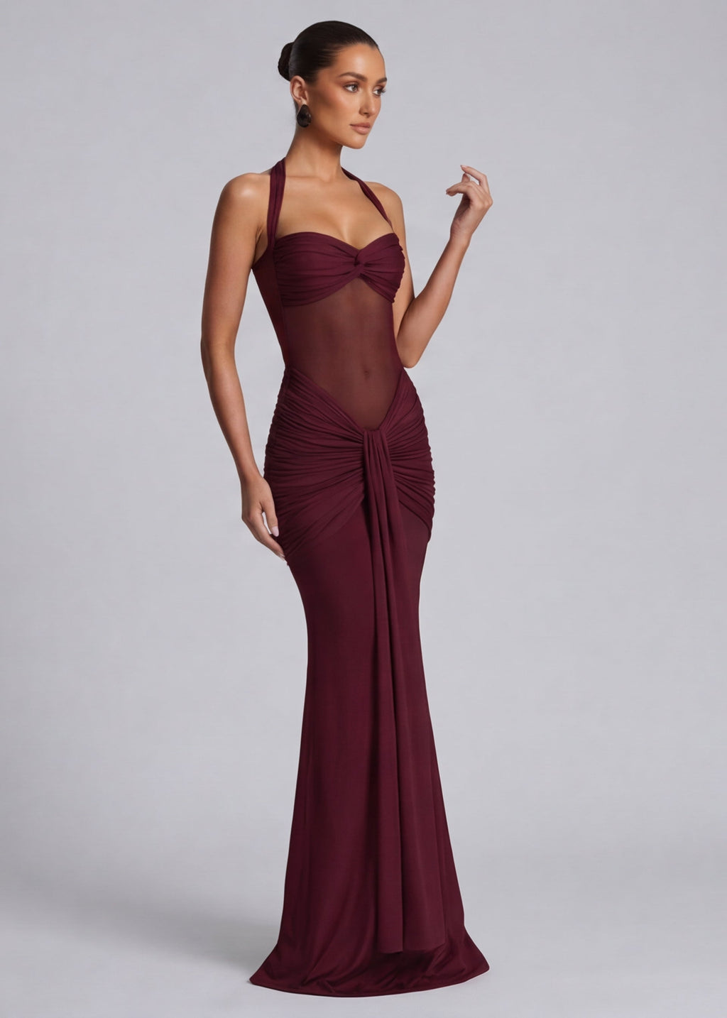 Robe longue au tombé sculptural