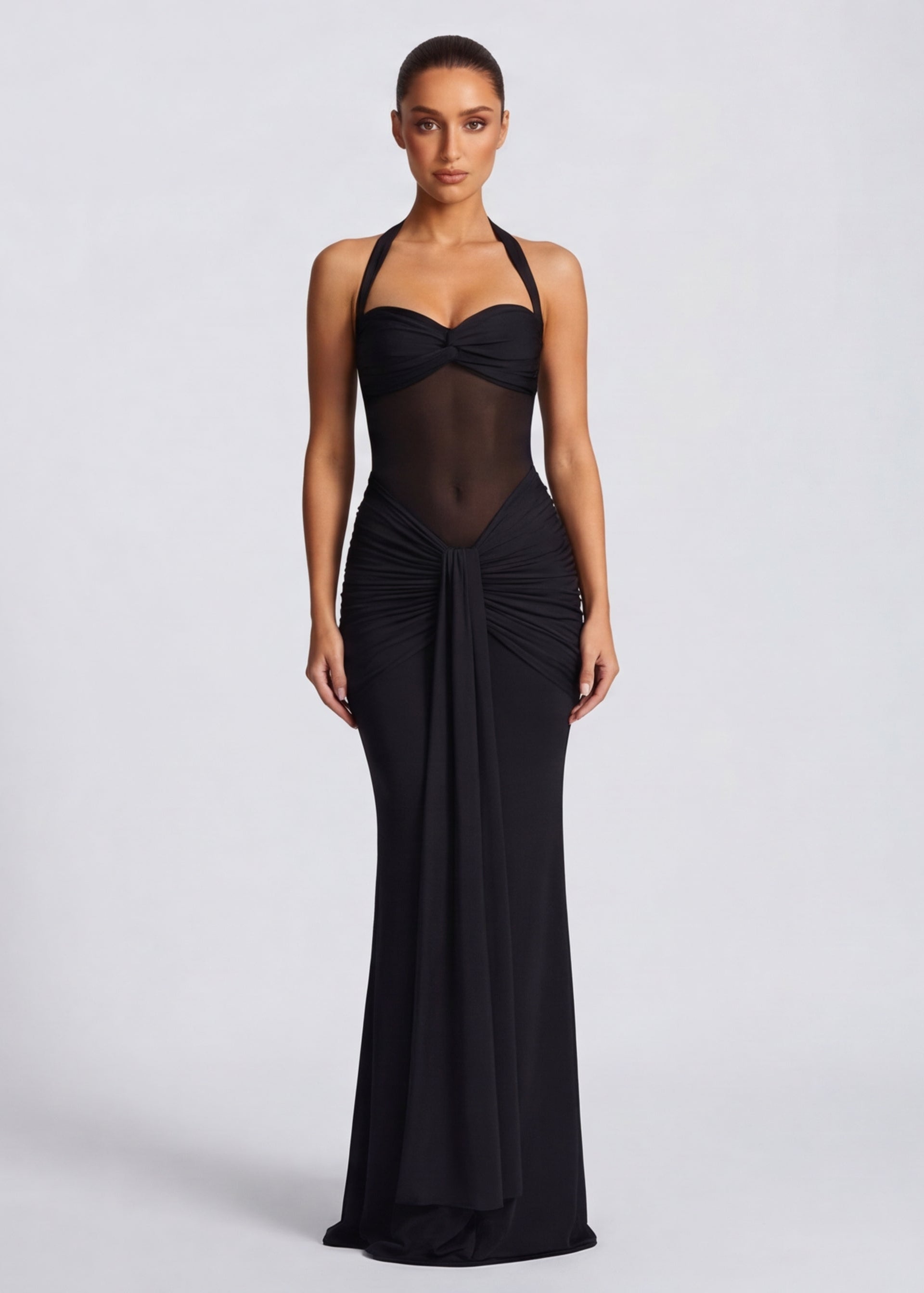 Robe longue au tombé sculptural