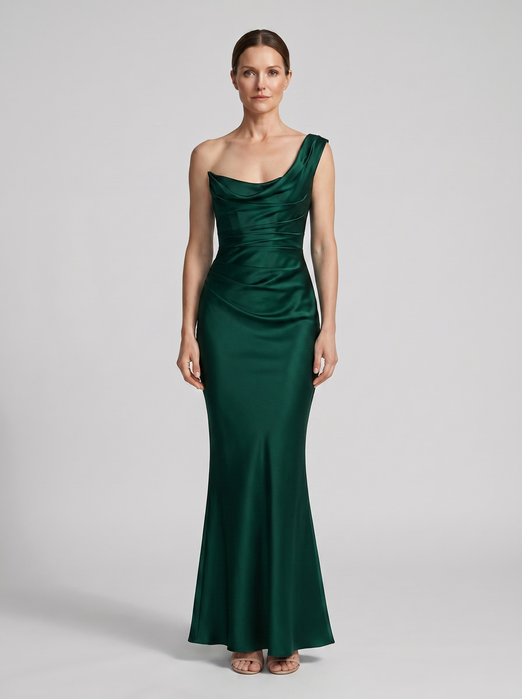Robe à une épaule et buste structuré