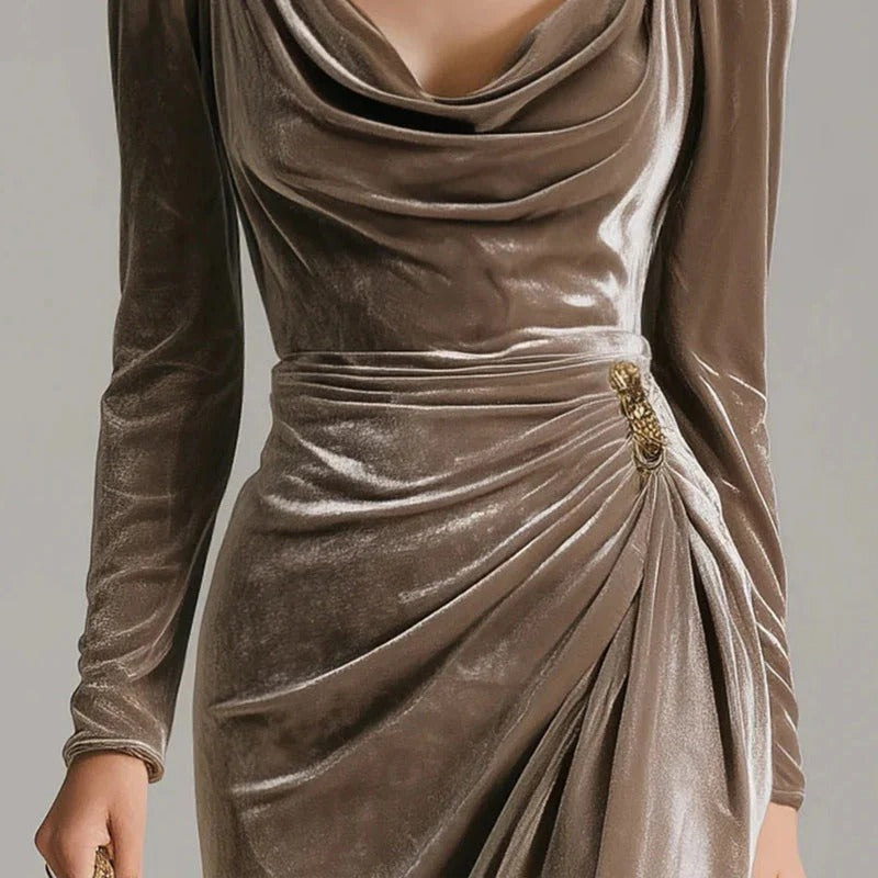 Robe longue à la coupe nette