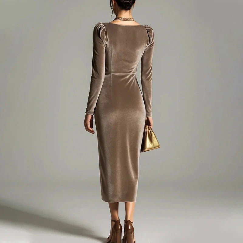 Robe longue à la coupe nette