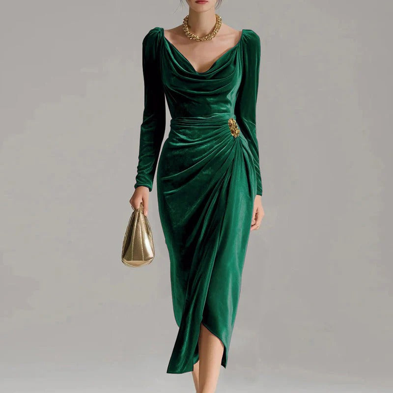 Robe longue à la coupe nette