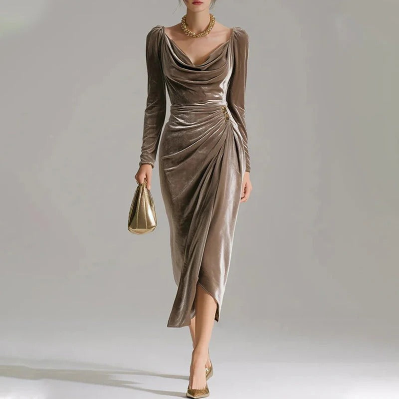 Robe longue à la coupe nette
