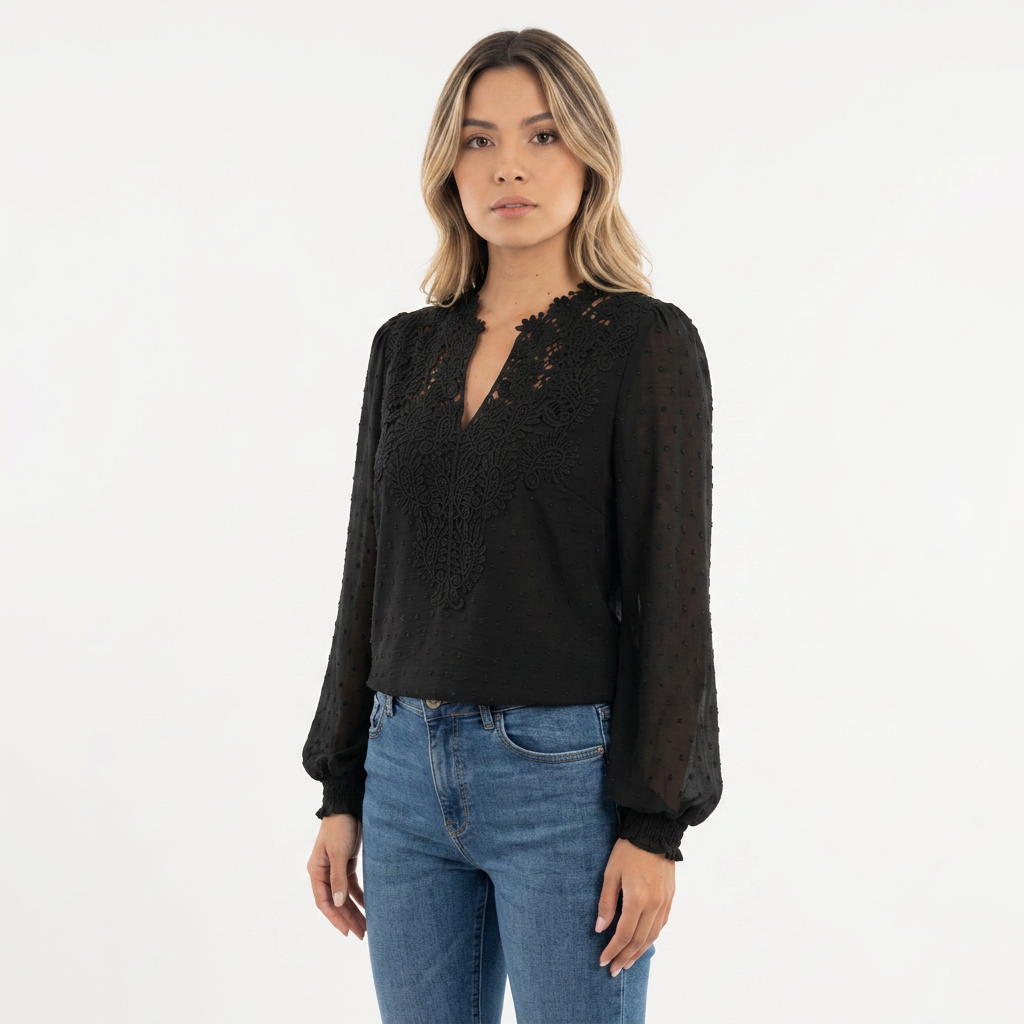 Blouse en dentelle à poignets froncés