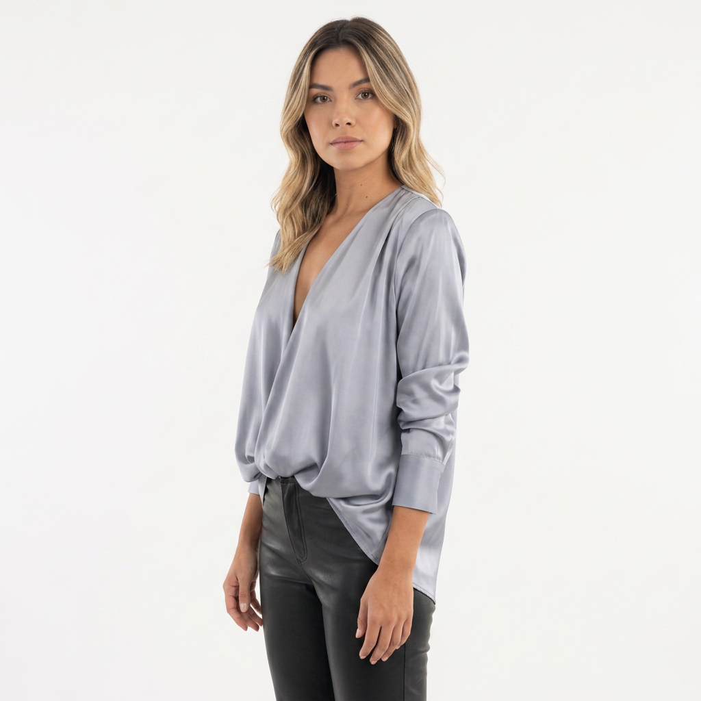 Blouse en satin drapée