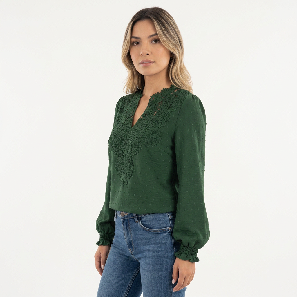 Blouse en dentelle à poignets froncés