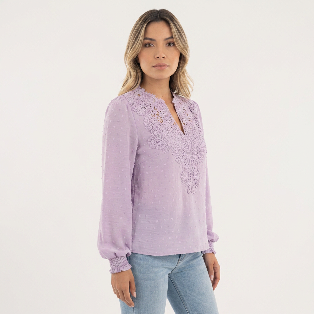 Blouse en dentelle à poignets froncés